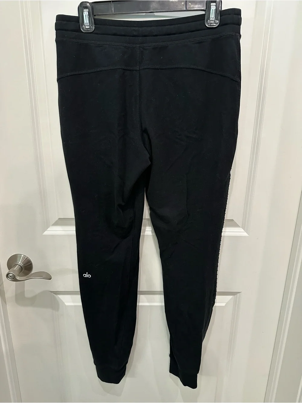 ALO Yoga Black Ribbed Knee Joggers with Zip Pockets